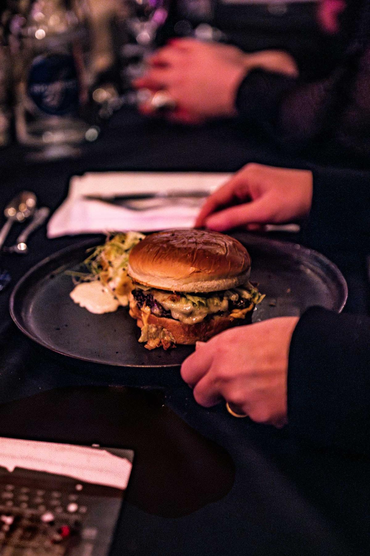 Gutschein FOODSTORIES Dinner & Show